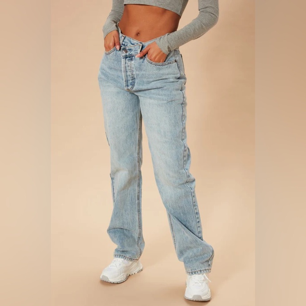 Fashion Nova Crossover Straight Leg Jeans - Light Blue Wash Women’s 16 baggy